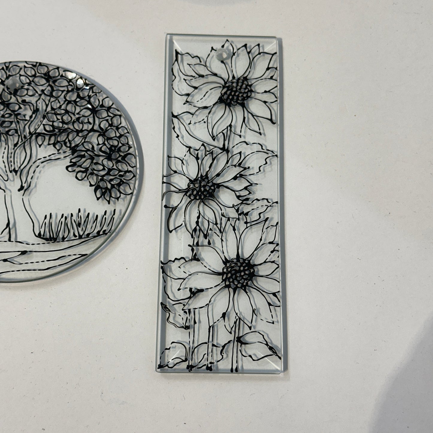 08-14-2025, 5:00 pm to 7:00 pm- Paint Your Own Suncatcher – Workshop with Sarita Kamat