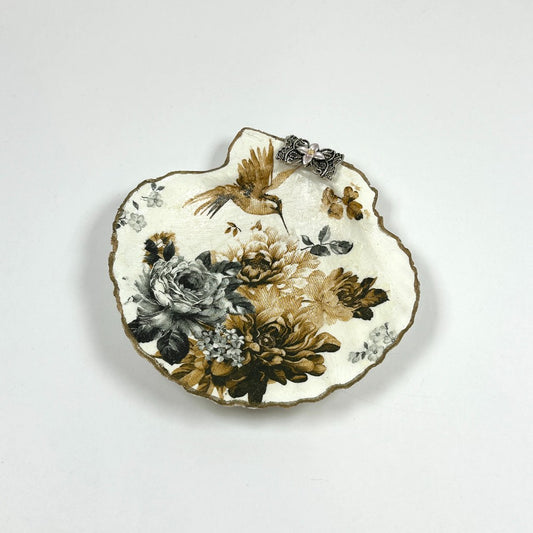 Decoupage Hummingbird Seashell Jewelry Dish - By Iliana C. McKittrick|4656