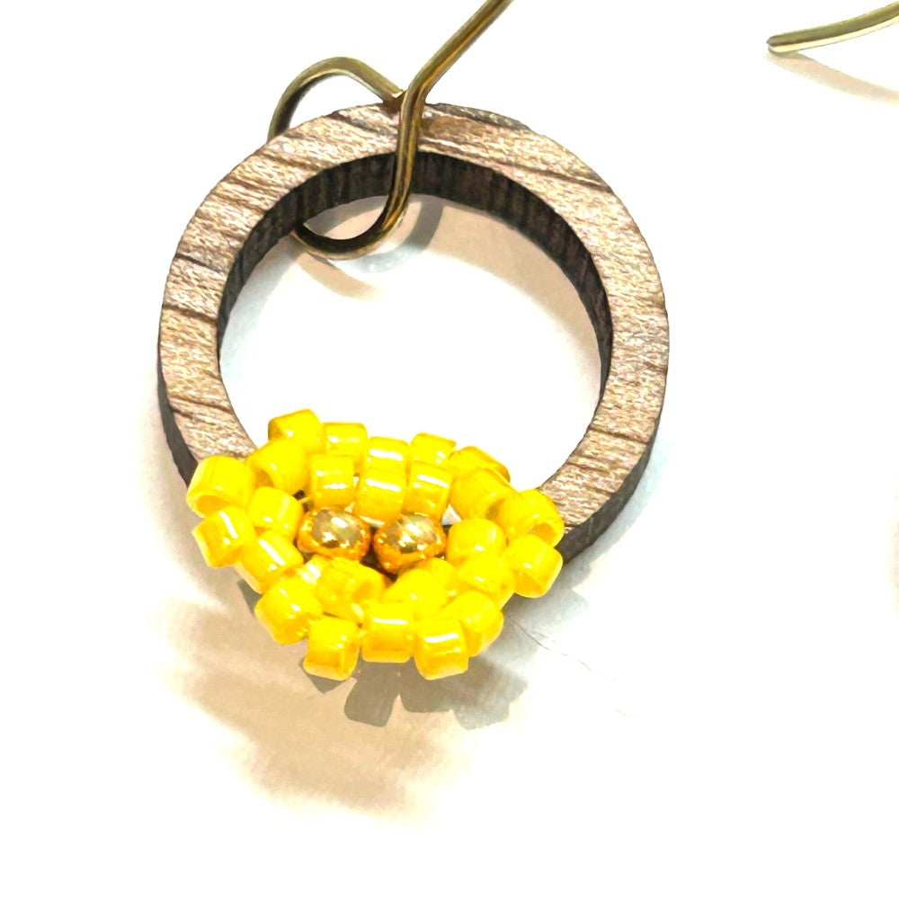 EARRINGS SM SB FLOWER WOOD HOOPS - by Shelby Koester|3793