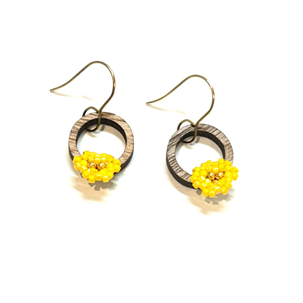 EARRINGS SM SB FLOWER WOOD HOOPS - by Shelby Koester|3794