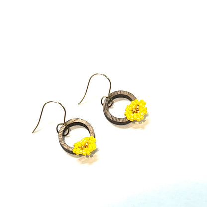 EARRINGS SM SB FLOWER WOOD HOOPS - by Shelby Koester|3791