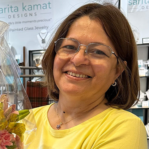 Sarita Kamat headshot